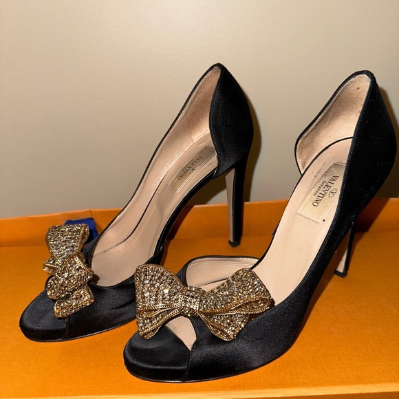 Valentino Satin D’Orsay Pumps - Picture 2 of 5